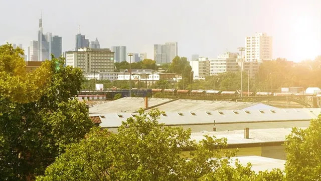 Über den Dächern von Frankfurt am Main mit Ausblick aus dem mediLoft Physiotherapie